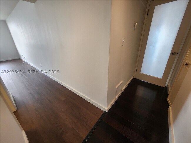 Building Photo - 18151 NE 31st Ct