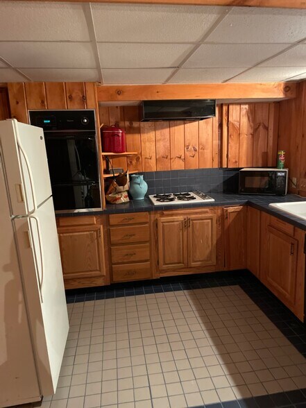 Basement - 77 Randall St