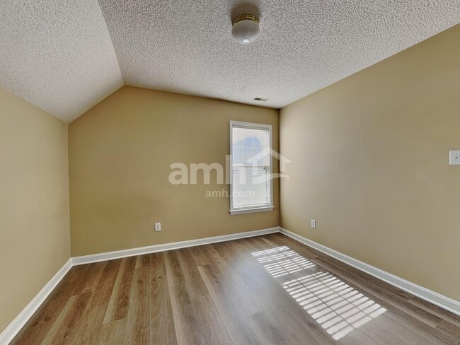 Building Photo - 204 Machost Dr