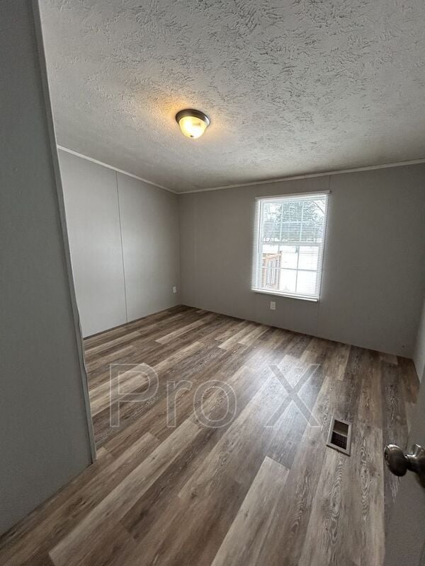 Building Photo - 1116 W 1st St