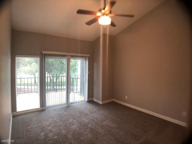 Building Photo - 1 br, 1 bath Condo - 350 Quorum Dr Flat  1...