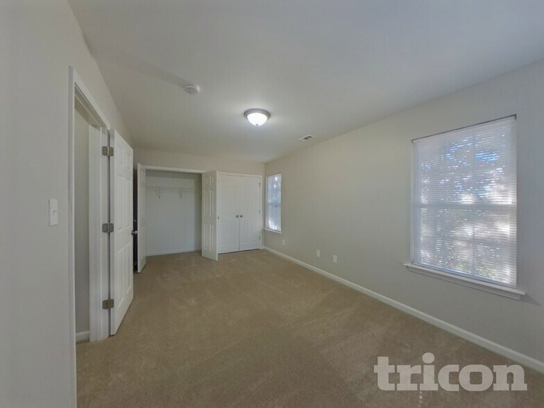 Building Photo - 1110 Hipp Rd