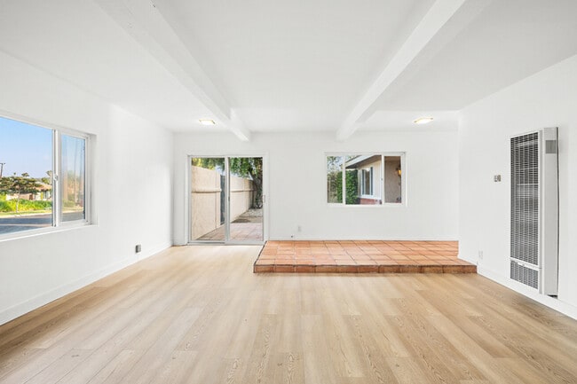 Building Photo - Spacious 4BR 2BA Home in Prime Glendora
