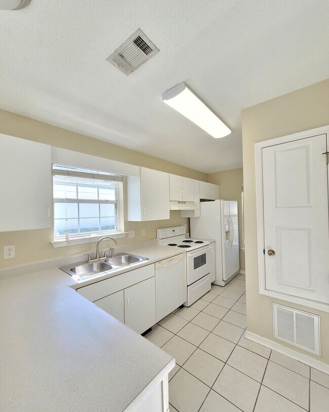 Building Photo - 2485 Spyglass Cir
