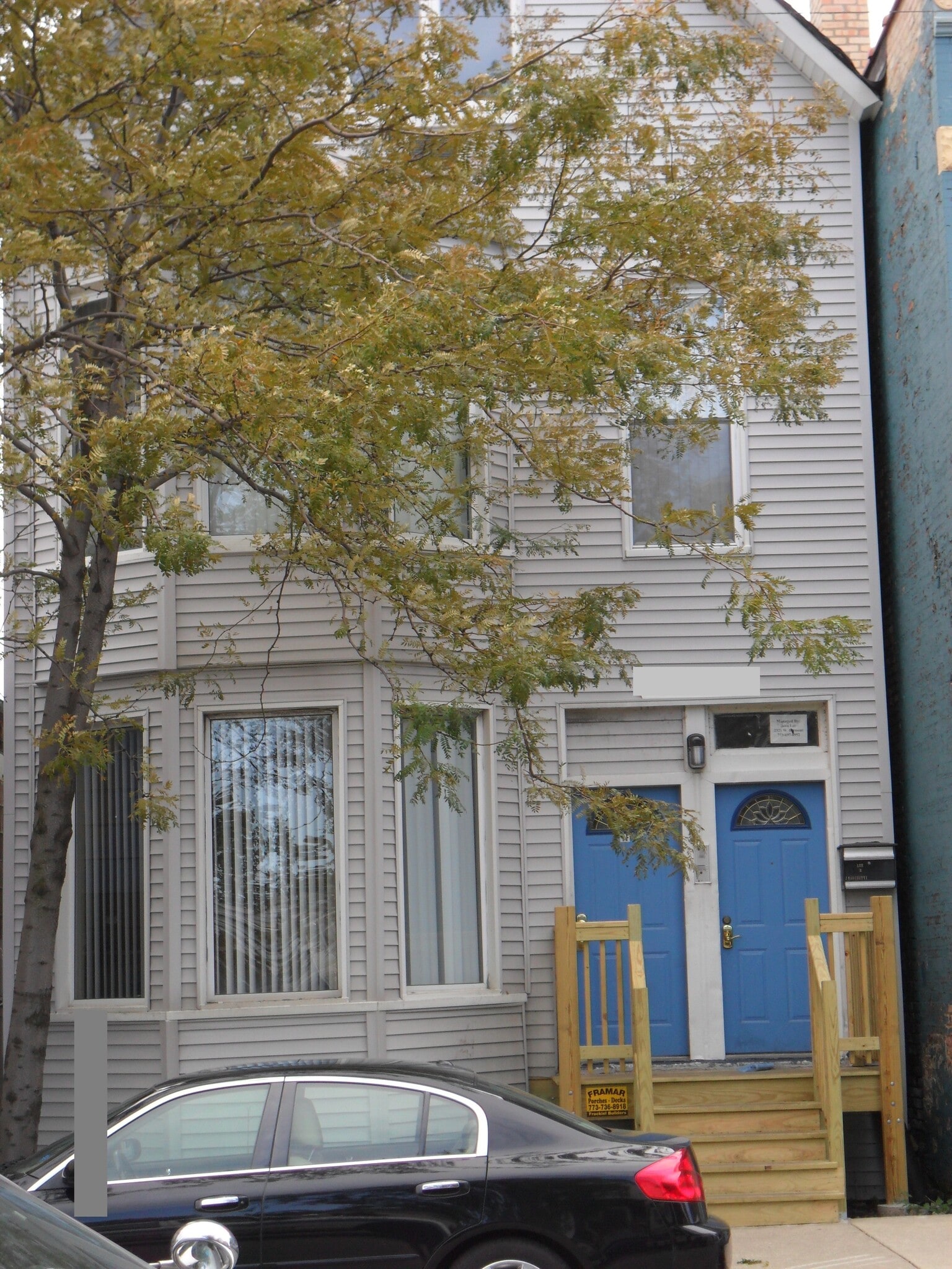 Building Photo - 2321 W Belmont Ave