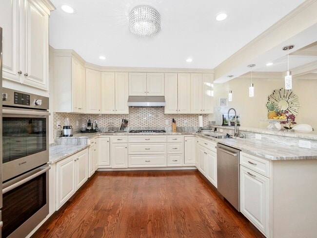 Building Photo - 50 Rowe St