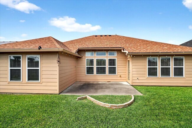 Building Photo - 6018 Tapestry Dr