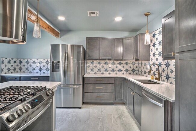 Building Photo - 1908 Sheffield Rd