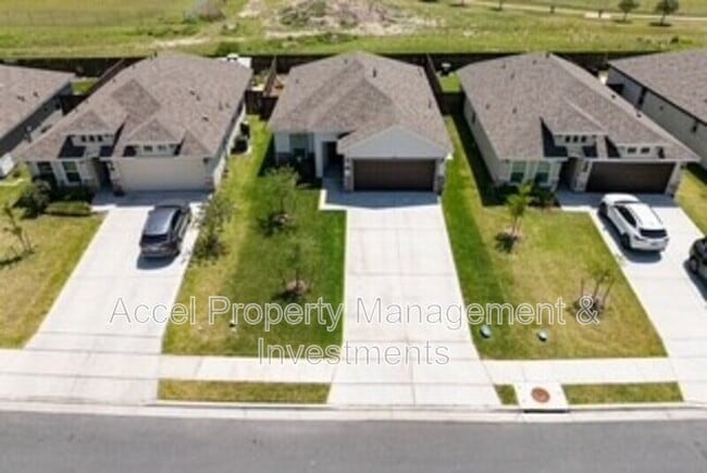 Building Photo - 8410 N 33rd Ln