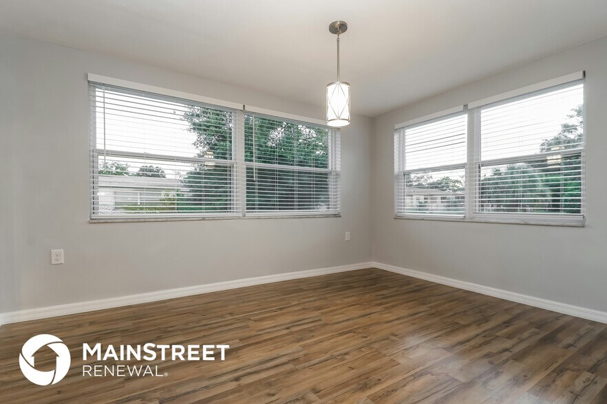 Building Photo - 3040 Brompton Dr