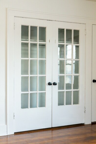 Building Photo - 711 S Phillips Ave