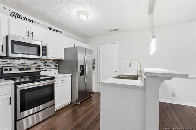 Building Photo - 419 Northwoods Dr