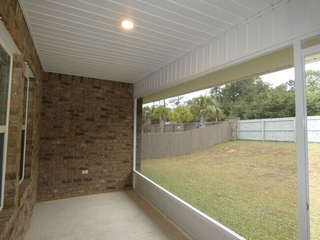 Building Photo - 5643 Lafayette Ct