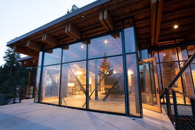 Building Photo - Architectural gem