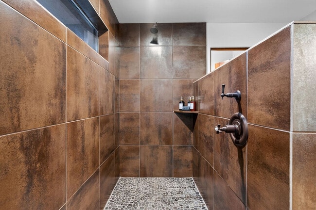 Building Photo - 107 Rufous Ln
