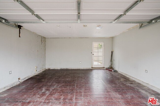 Building Photo - 5917 Bartmus St