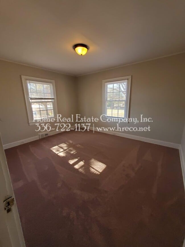 Building Photo - 1354 Westbrook Plaza Dr
