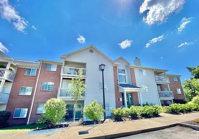 Building Photo - 3 Bedroom Condo in West Chester - Close to...