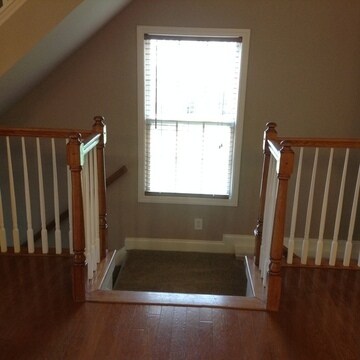 Building Photo - 502 Williamson St SE