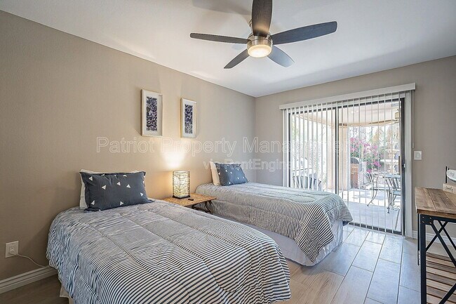 Building Photo - 10527 E Fanfol Ln