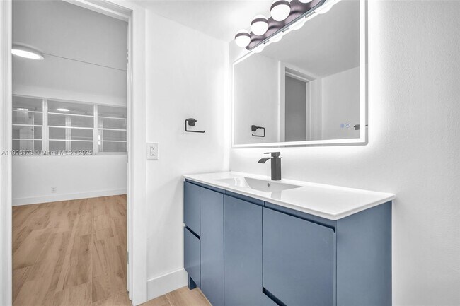 Building Photo - 1333 E Hallandale Beach Blvd