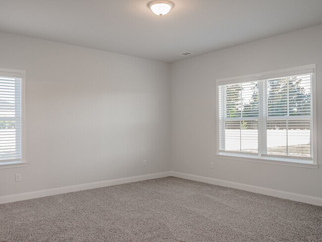 Building Photo - 206 Aunt Bee Blvd