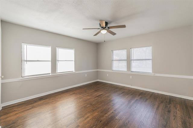 Building Photo - 405 S Brazos St