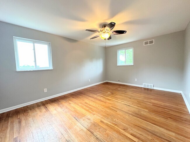 Building Photo - 2652 Santa Barbara Dr