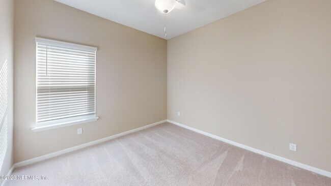 Building Photo - 3965 Cloverdale Ct