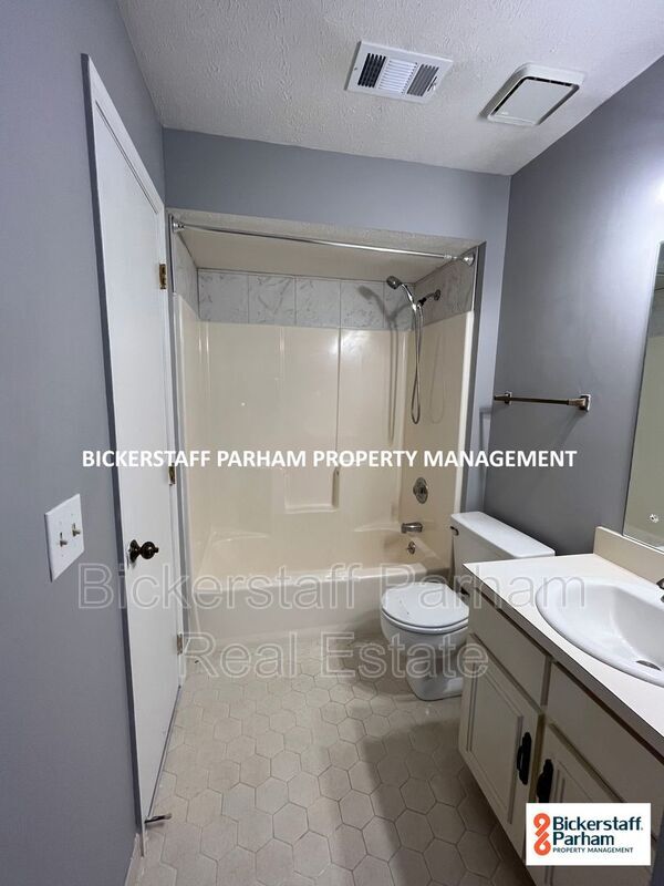 Building Photo - 6360 Olde Towne Dr