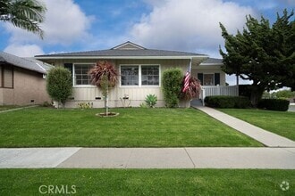 Building Photo - 2542 Vuelta Grande Ave