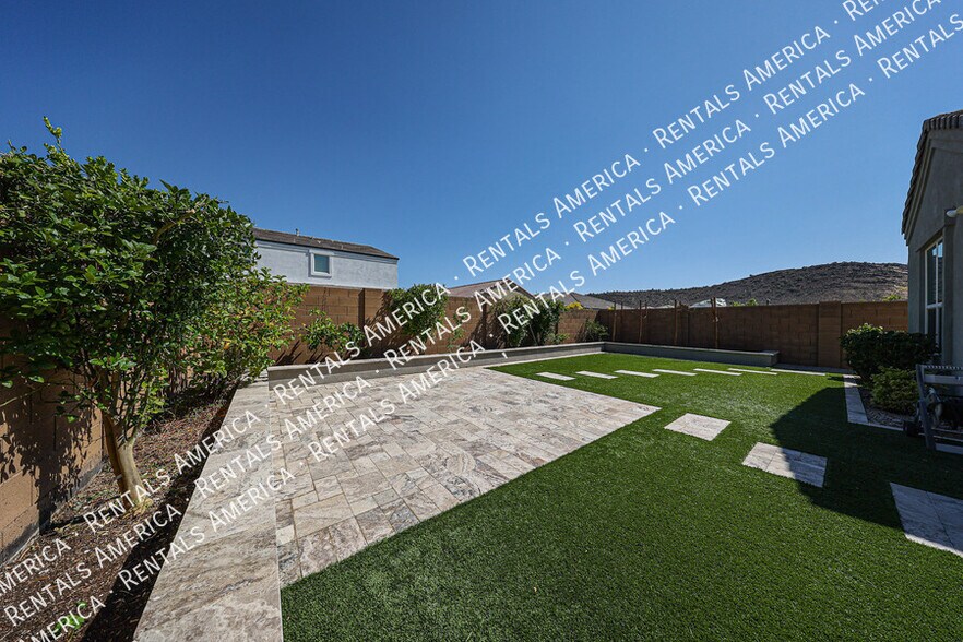 Building Photo - 2131 East Charlotte Dr
