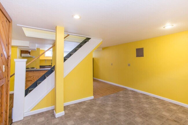 Building Photo - 2134 S 13th St W