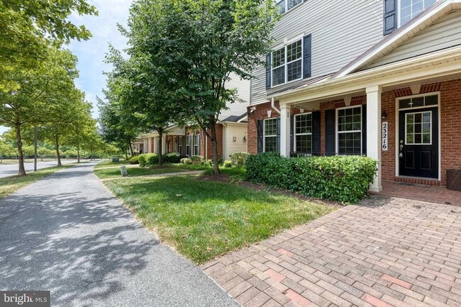 Building Photo - Welcome to Observation Drive! This lovely ...