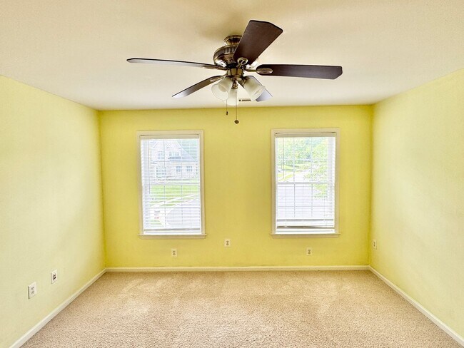 Building Photo - GORGEOUS FORMER MODEL HOME - MINUTES TO QUANTICO