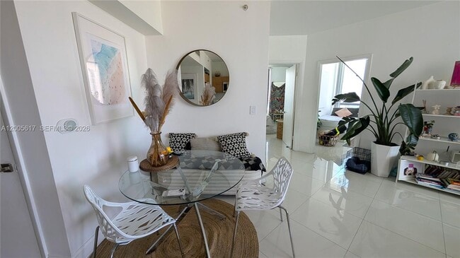 Building Photo - 350 S Miami Ave