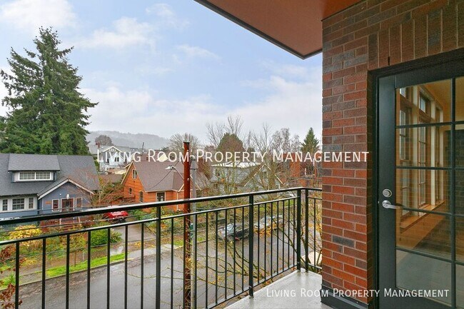 Building Photo - 2335 NW Raleigh St