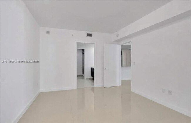 Building Photo - 488 NE 18th St