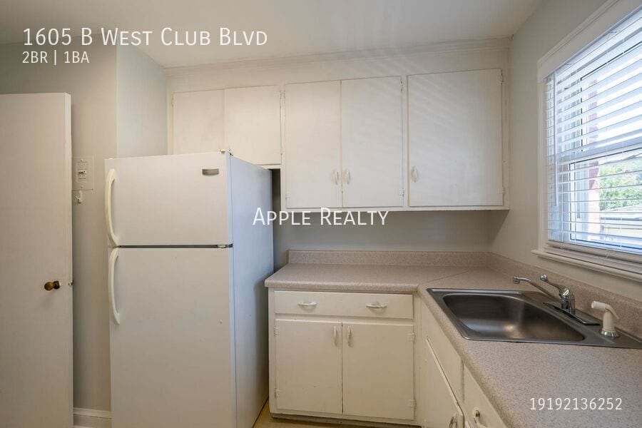 Building Photo - 1605 W Club Blvd