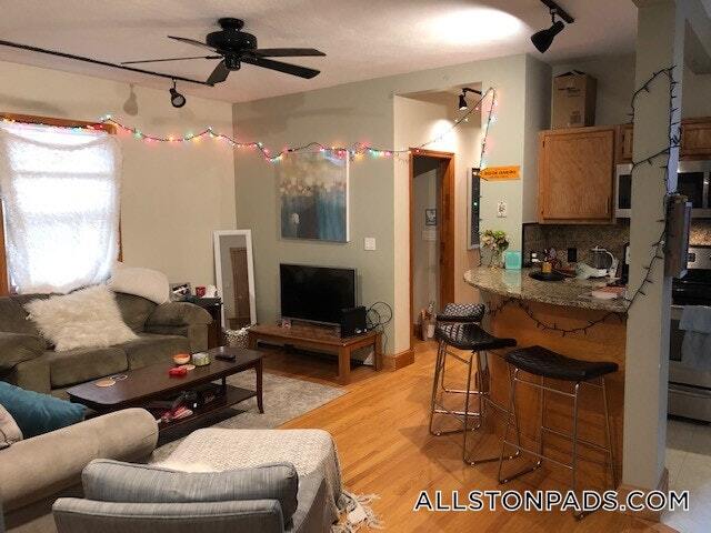 Building Photo - 77 Easton St