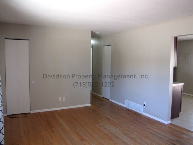 Building Photo - Updated 5 Bedroom House in Central Colorad...