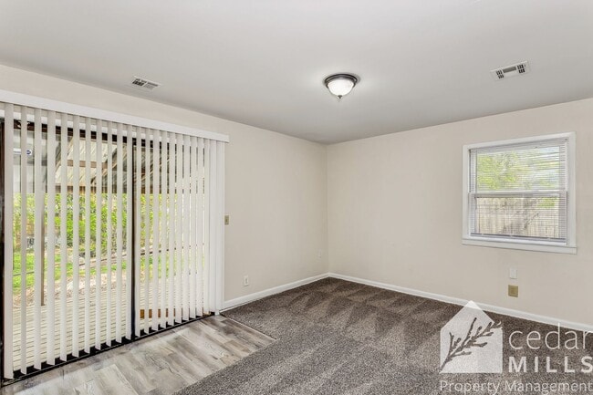 Building Photo - Over 1300 sq. feet in East Central Wichita