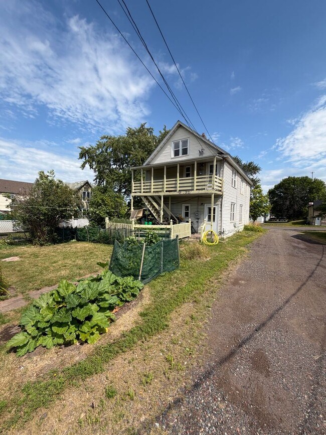 Building Photo - 409 N 51st Ave W