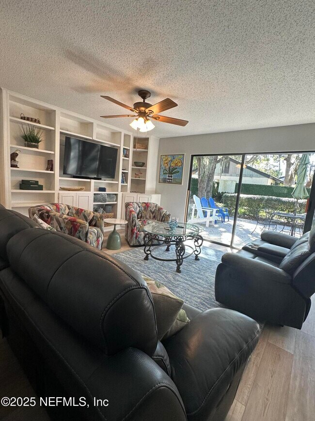 Building Photo - 133 Bermuda Ct