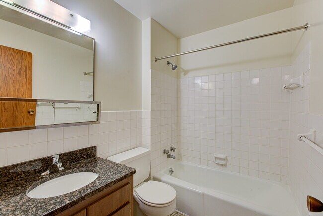 Building Photo - 1890 Lexington Ave N