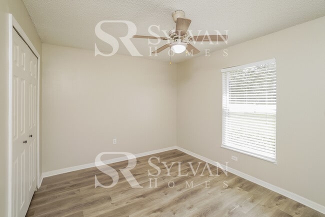 Building Photo - Don’t miss this Beautiful 3 Bedroom, 2 Bath home!