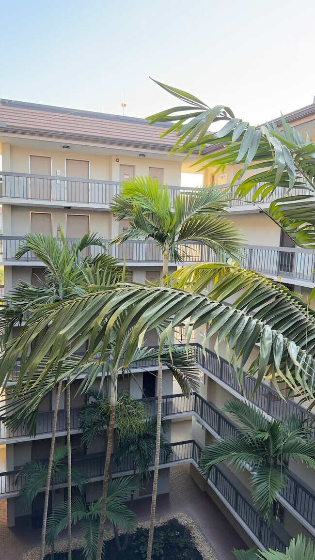 Building Photo - 651 Seaview Ct