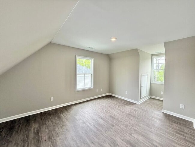 Building Photo - 1212 Merrick St