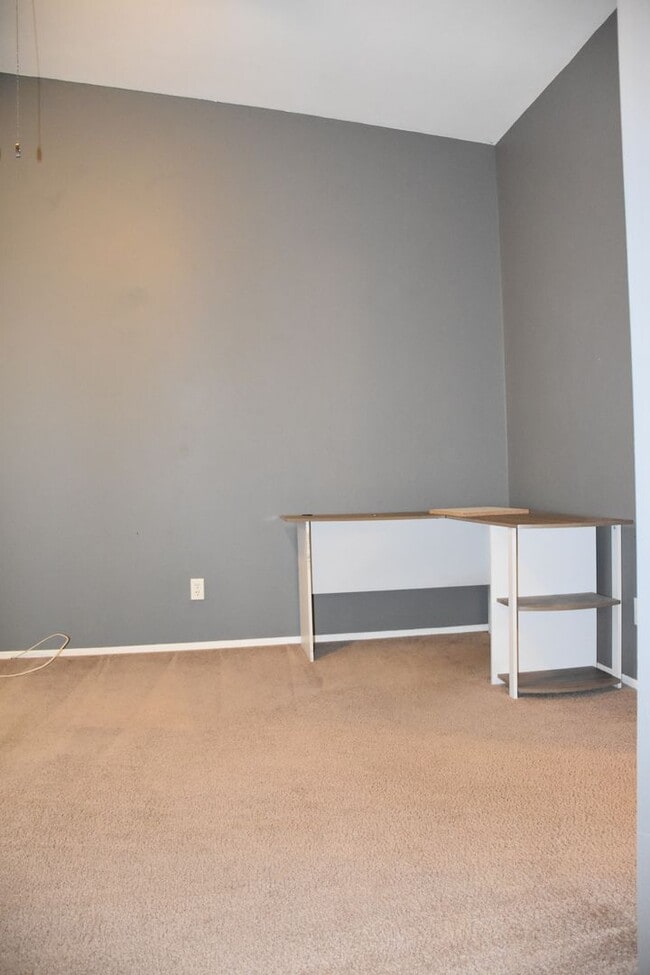 Building Photo - Great home in Mature Neighborhood