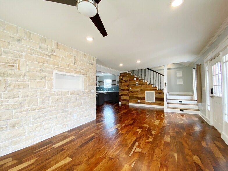 Living - 1101 N 2nd St